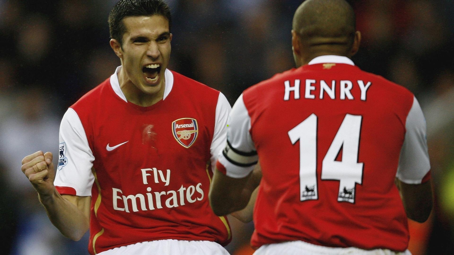 深足核心卡尔德克终正位，射手王威风采耀绿茵