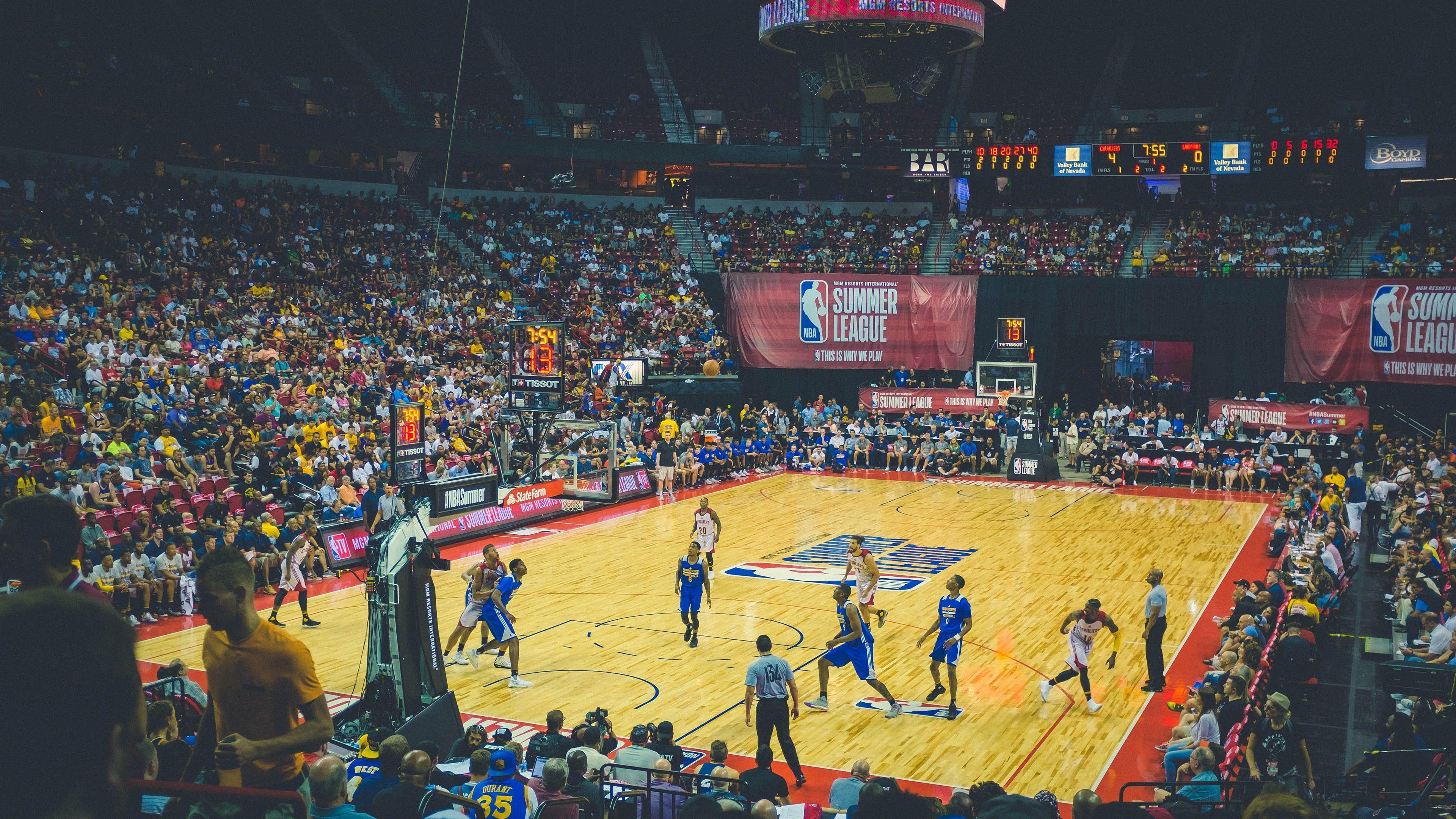 守护神的光芒，守门员逆袭成为全场焦点