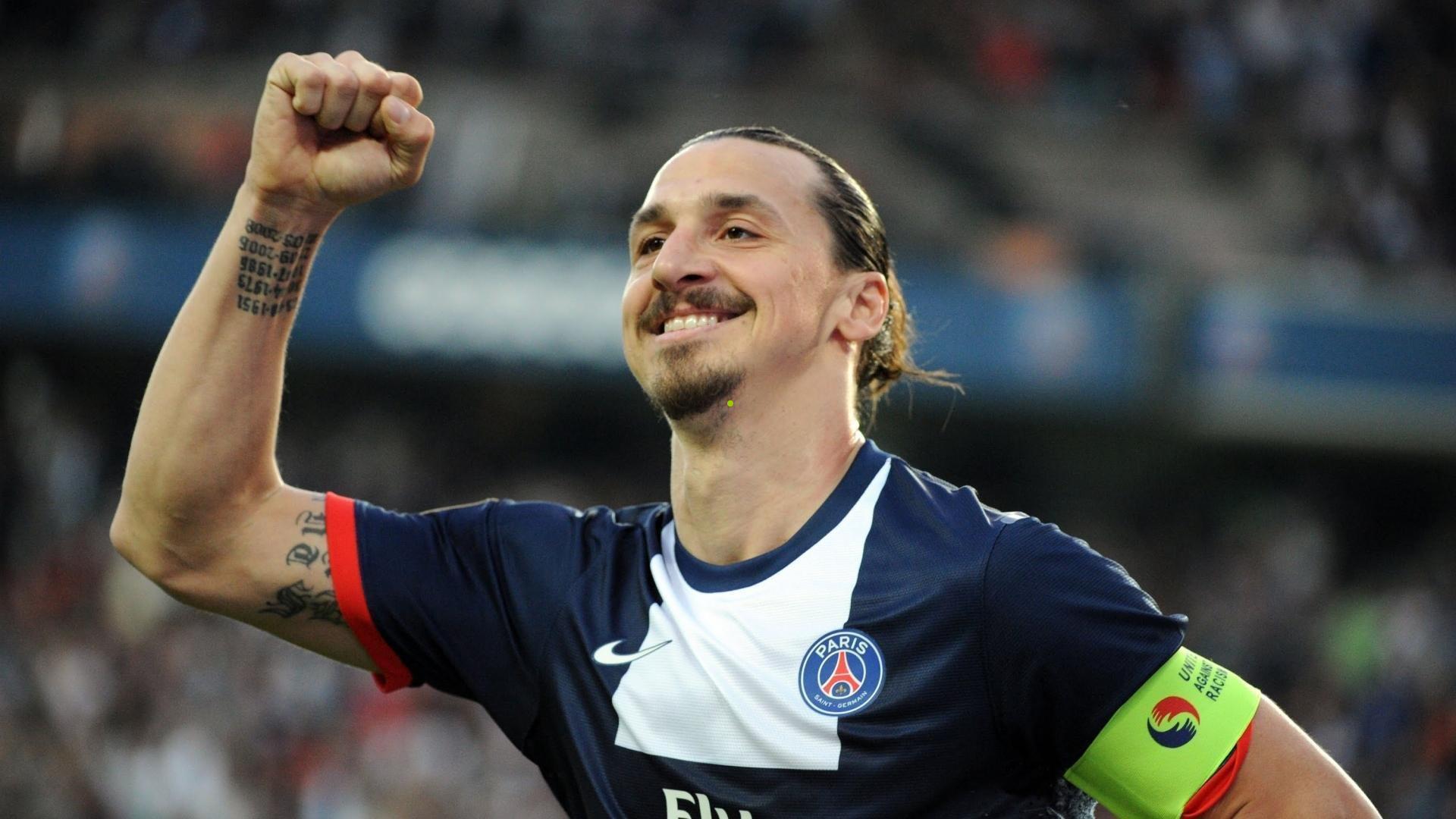 詹姆斯快攻一打三挑篮建功砍14分，湖人半场仍落后马刺21分